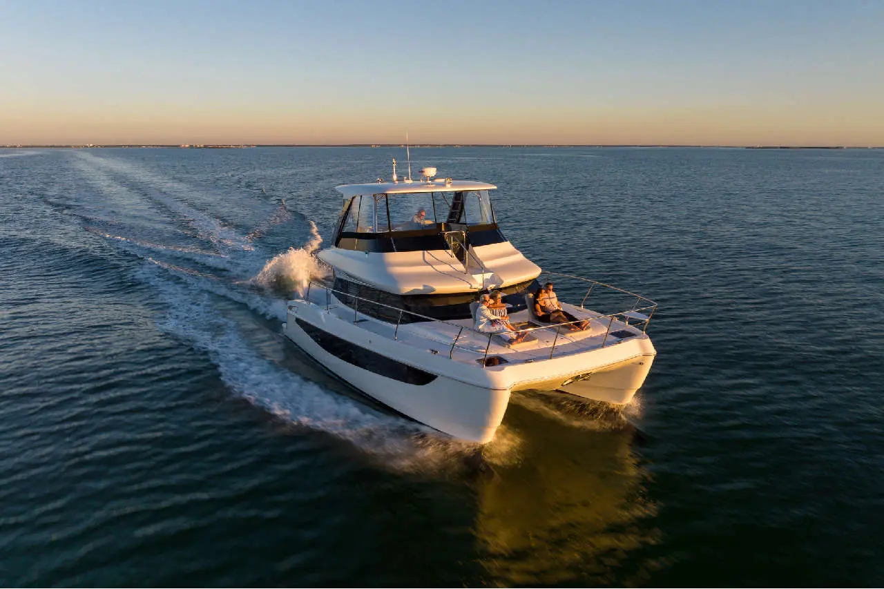 Aquila 42 Lifestyle image 1