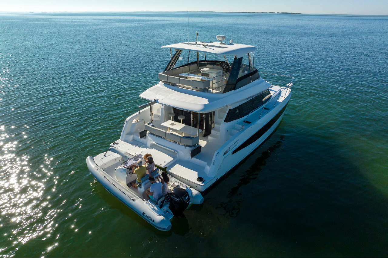 Aquila 42 Lifestyle image 2