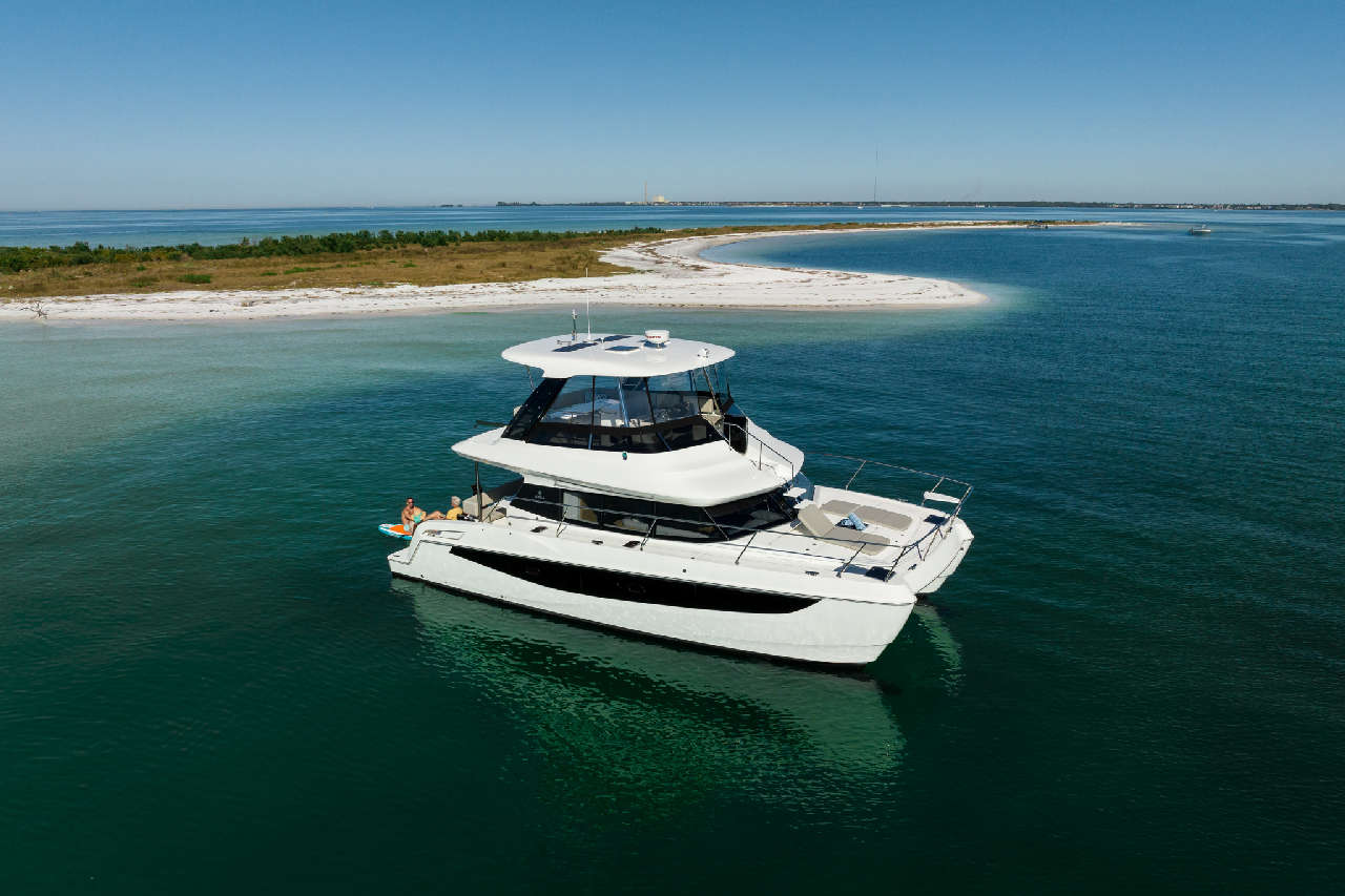 Aquila 42 Lifestyle image 4