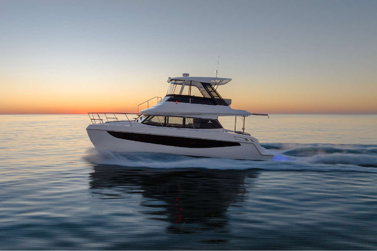 Aquila 42 Running image 17