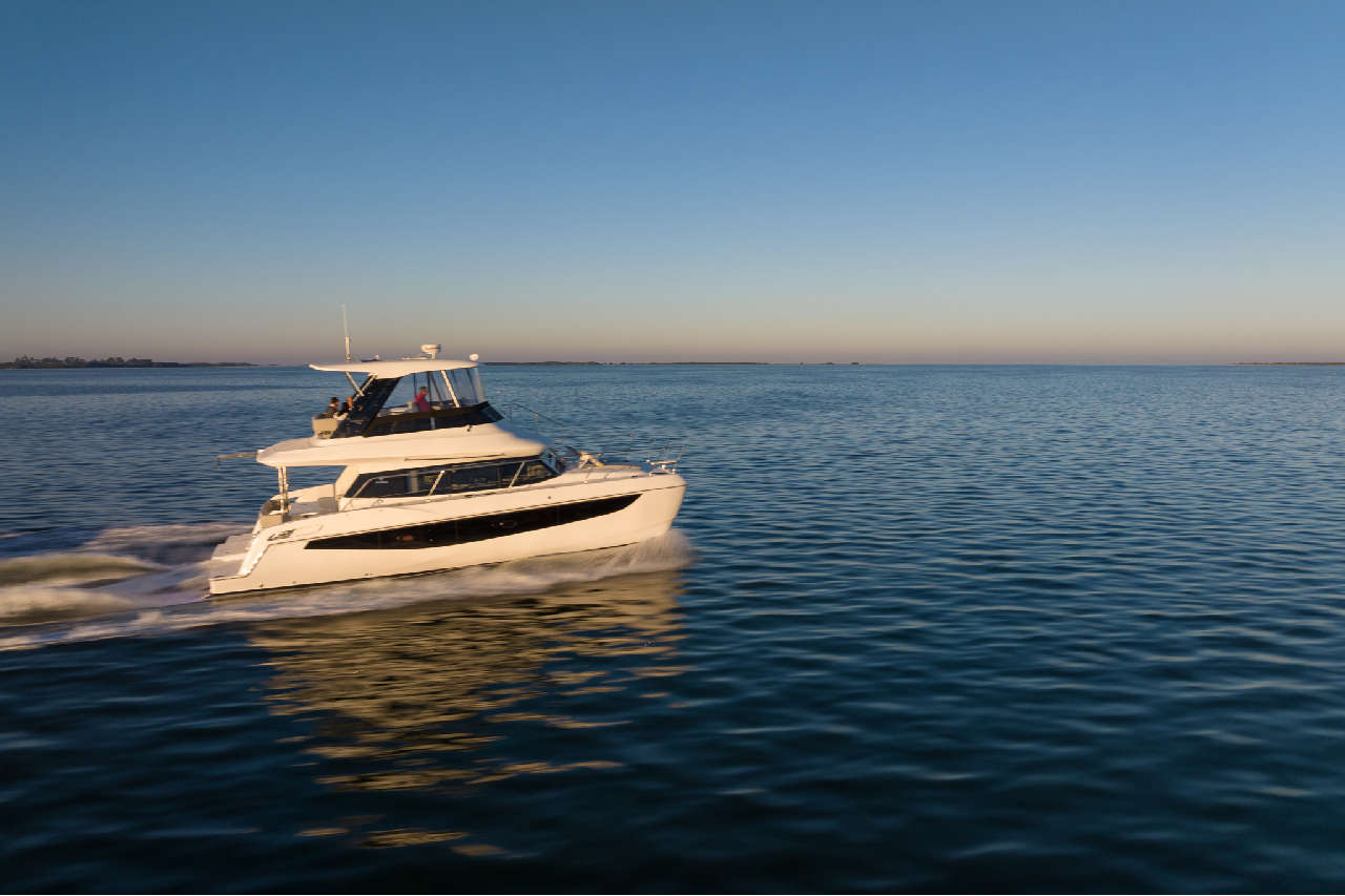 Aquila 42 Running image 21