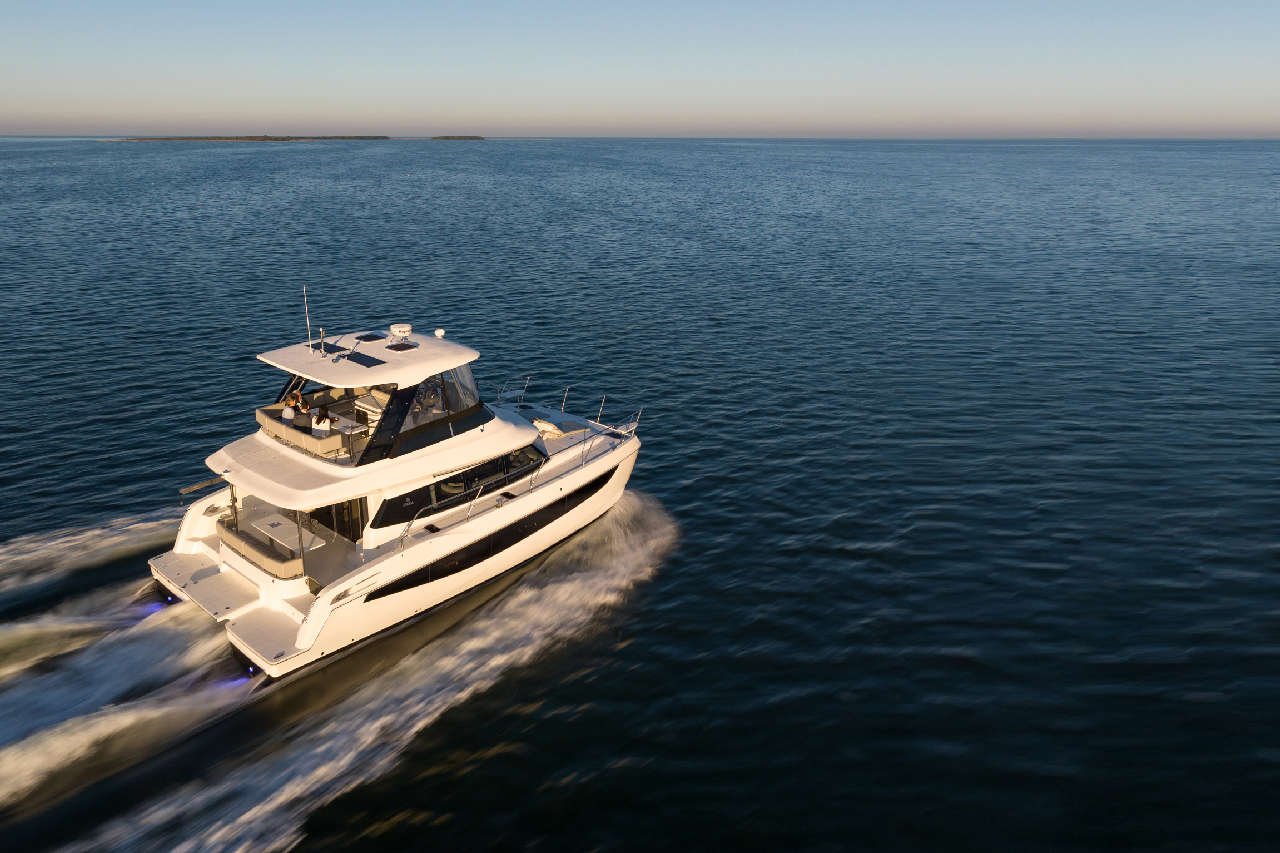 Aquila 42 Running image 3
