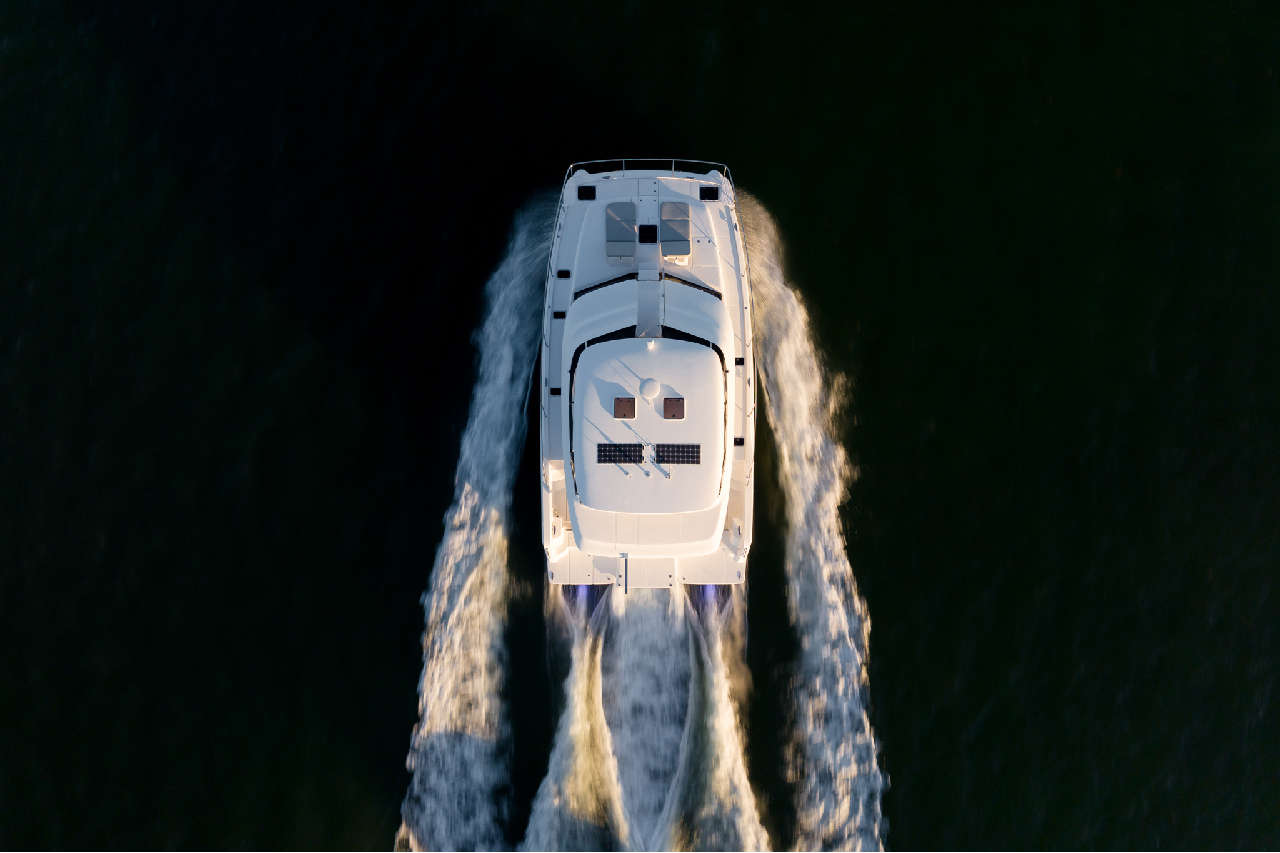 Aquila 42 Running image 5