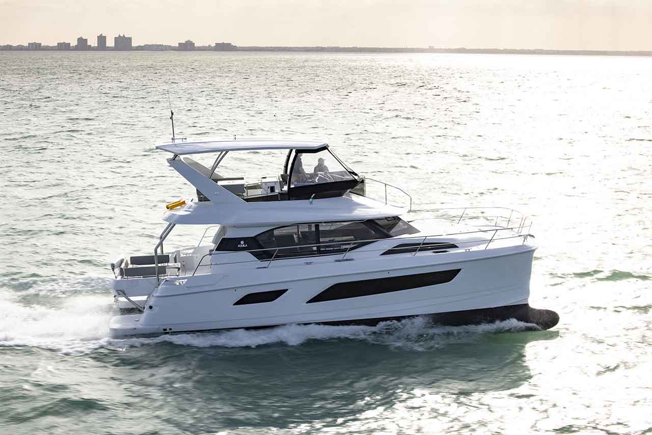 Aquila 44 Yacht