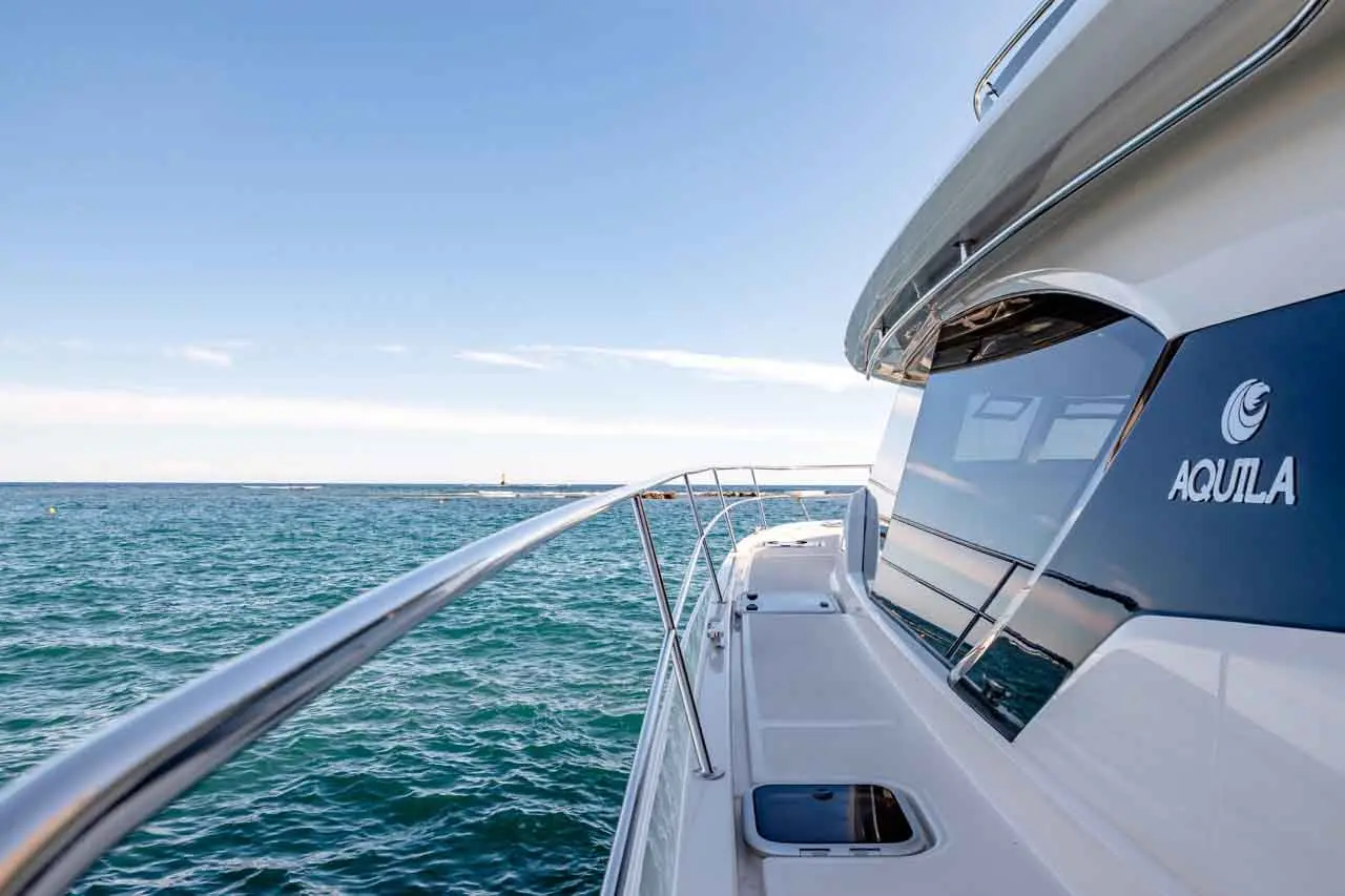 Aquila 44 External image 12
