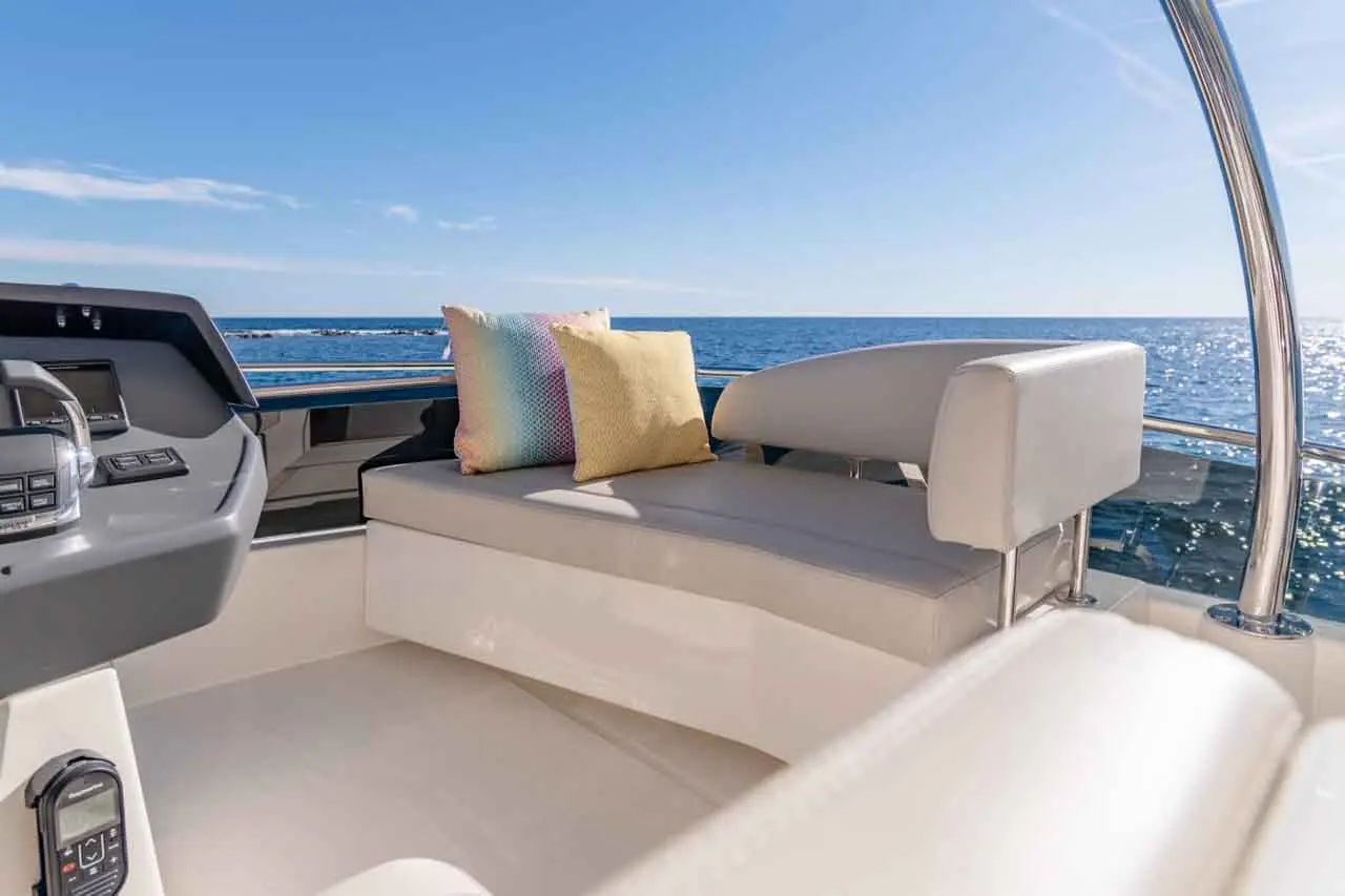 Aquila 44 External image 22