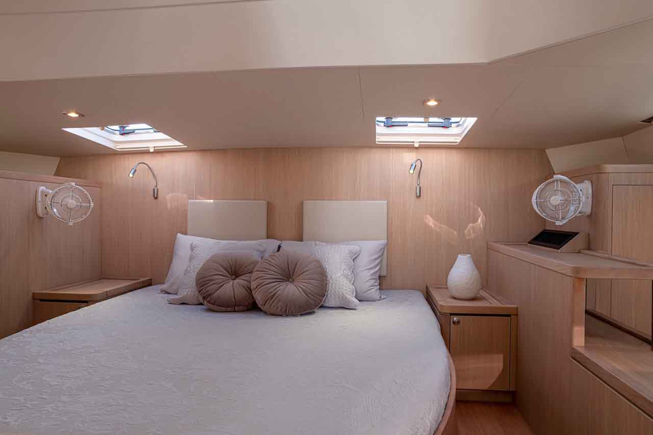 Aquila 44 Internal image 2