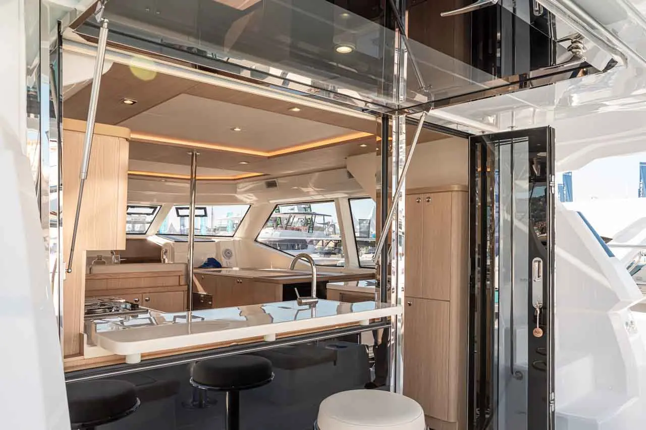 Aquila 44 Internal image 4