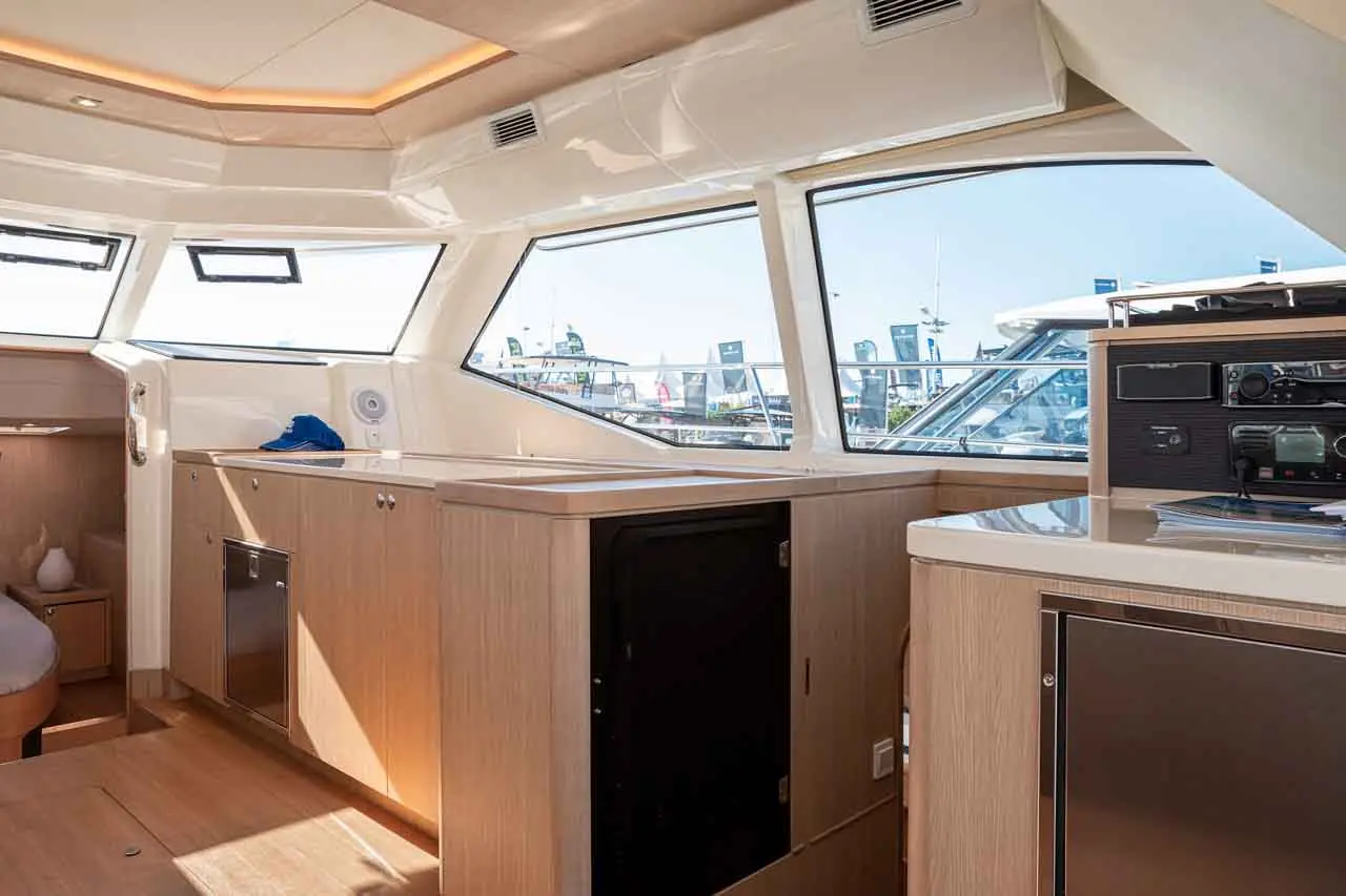 Aquila 44 Internal image 5