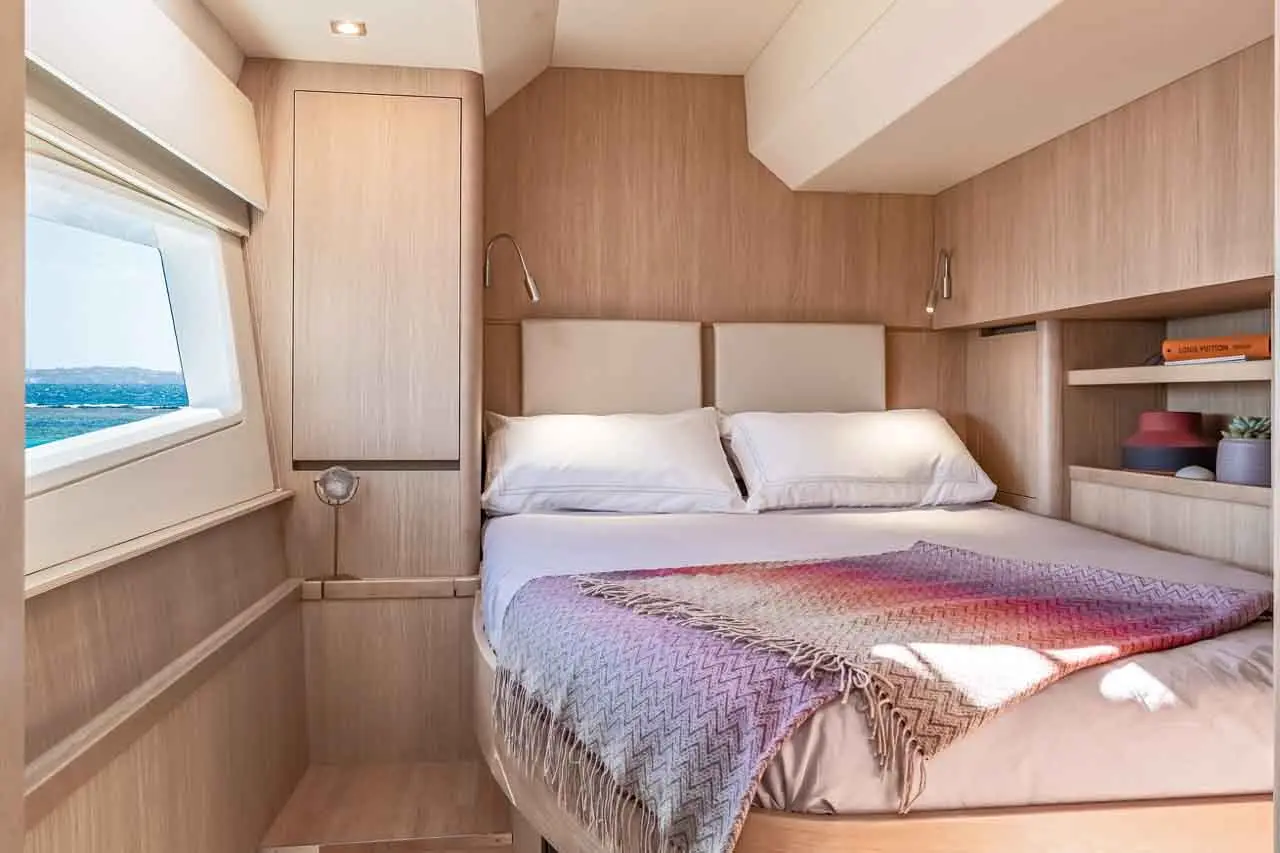 Aquila 44 Internal image 10
