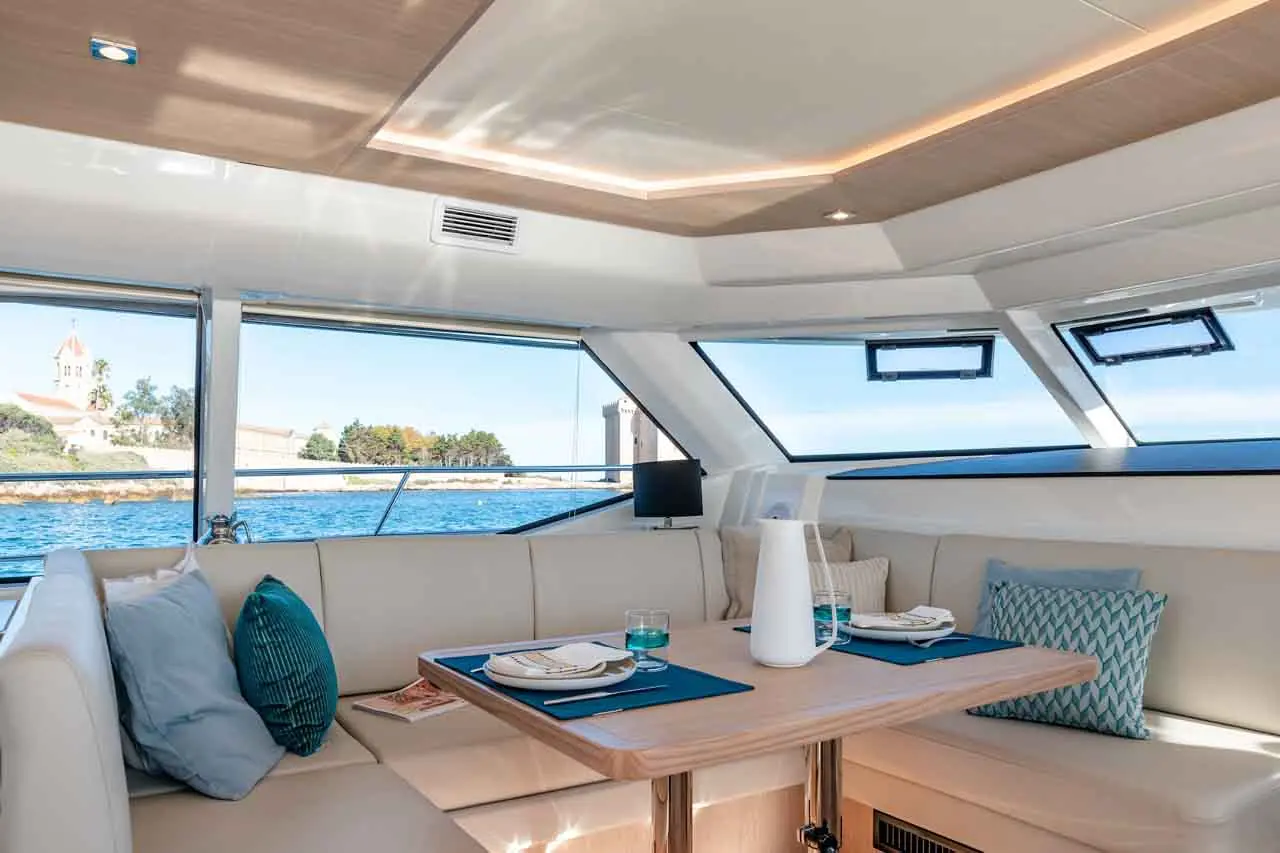 Aquila 44 Internal image 14