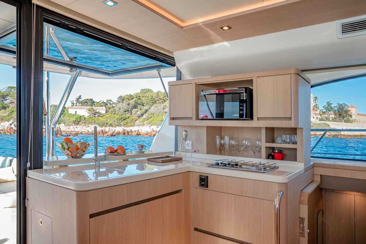 Aquila 44 Internal image 16