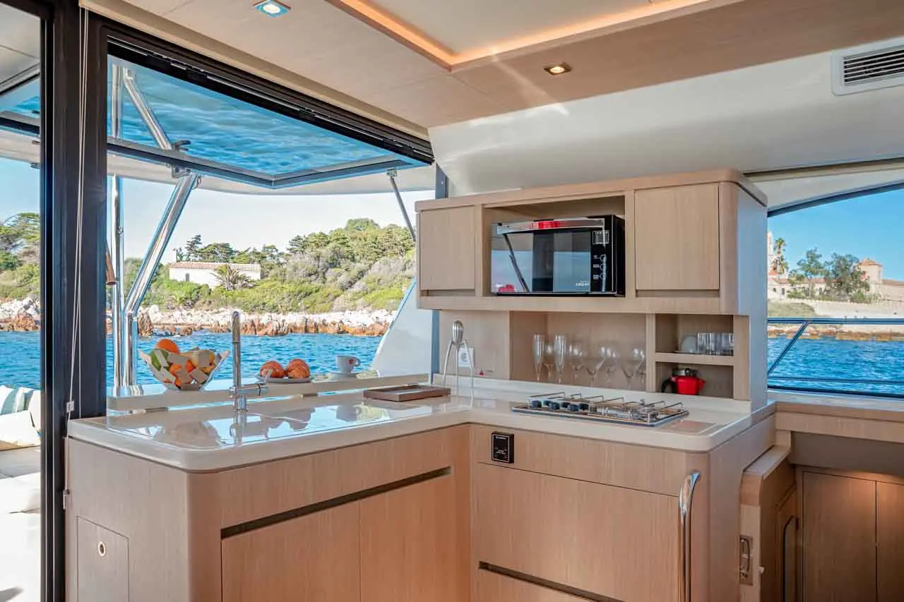 Aquila 44 Internal image 16