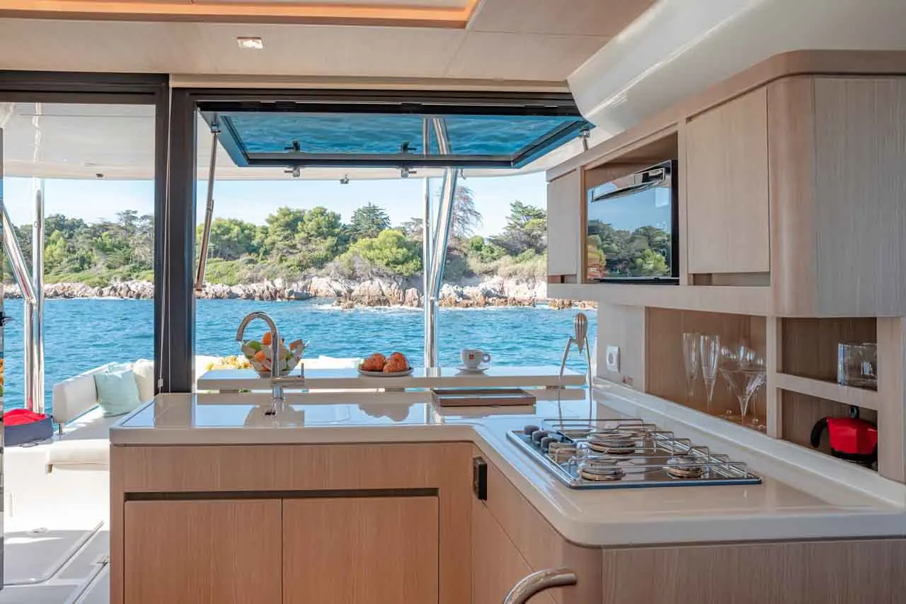 Aquila 44 Internal image 17