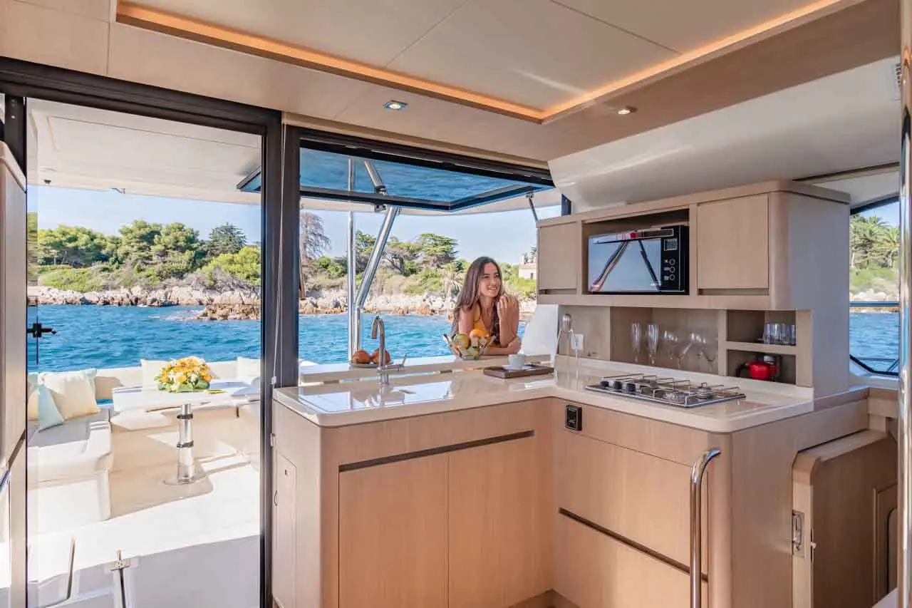 Aquila 44 Lifestyle image 12