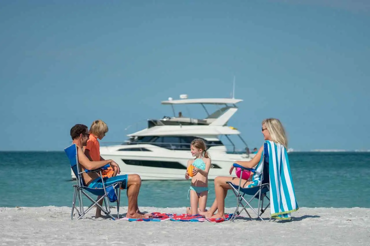 Aquila 44 Lifestyle image 19