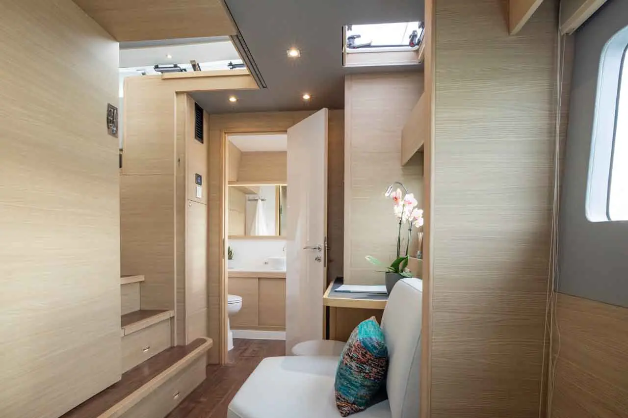 Aquila 54 Internal image 4