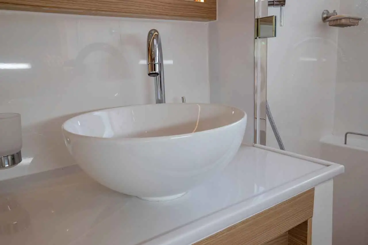 Aquila 54 Internal image 5