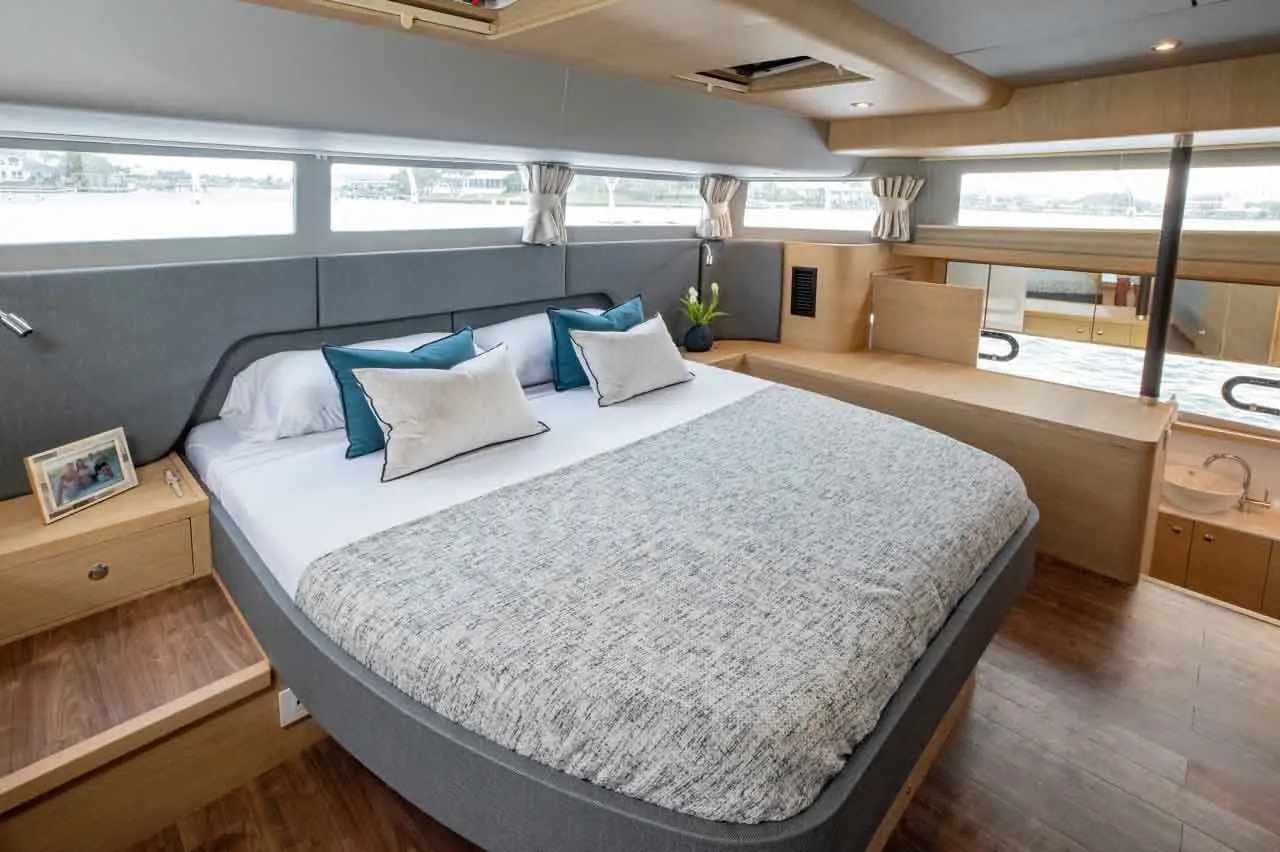 Aquila 54 Internal image 6