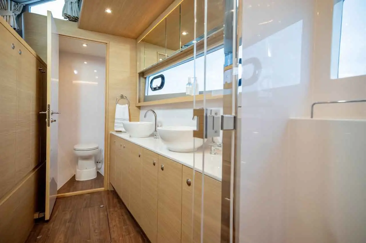 Aquila 54 Internal image 8