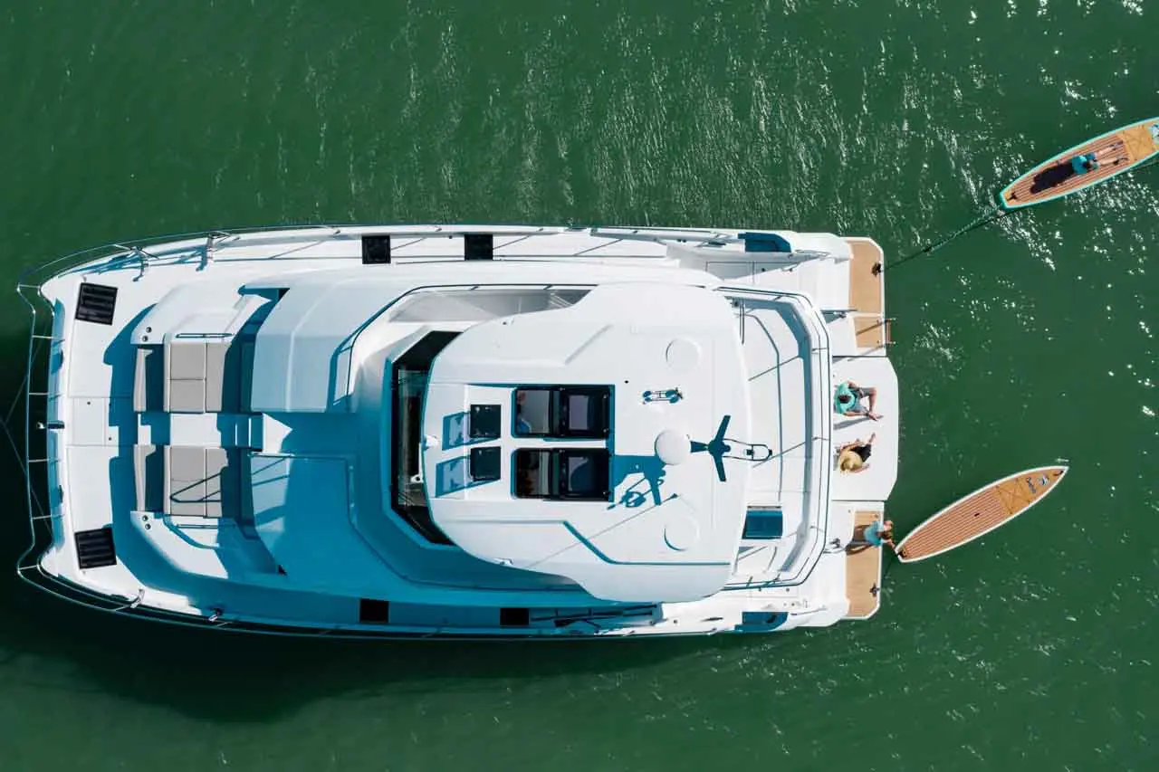 Aquila 54 Lifestyle image 1