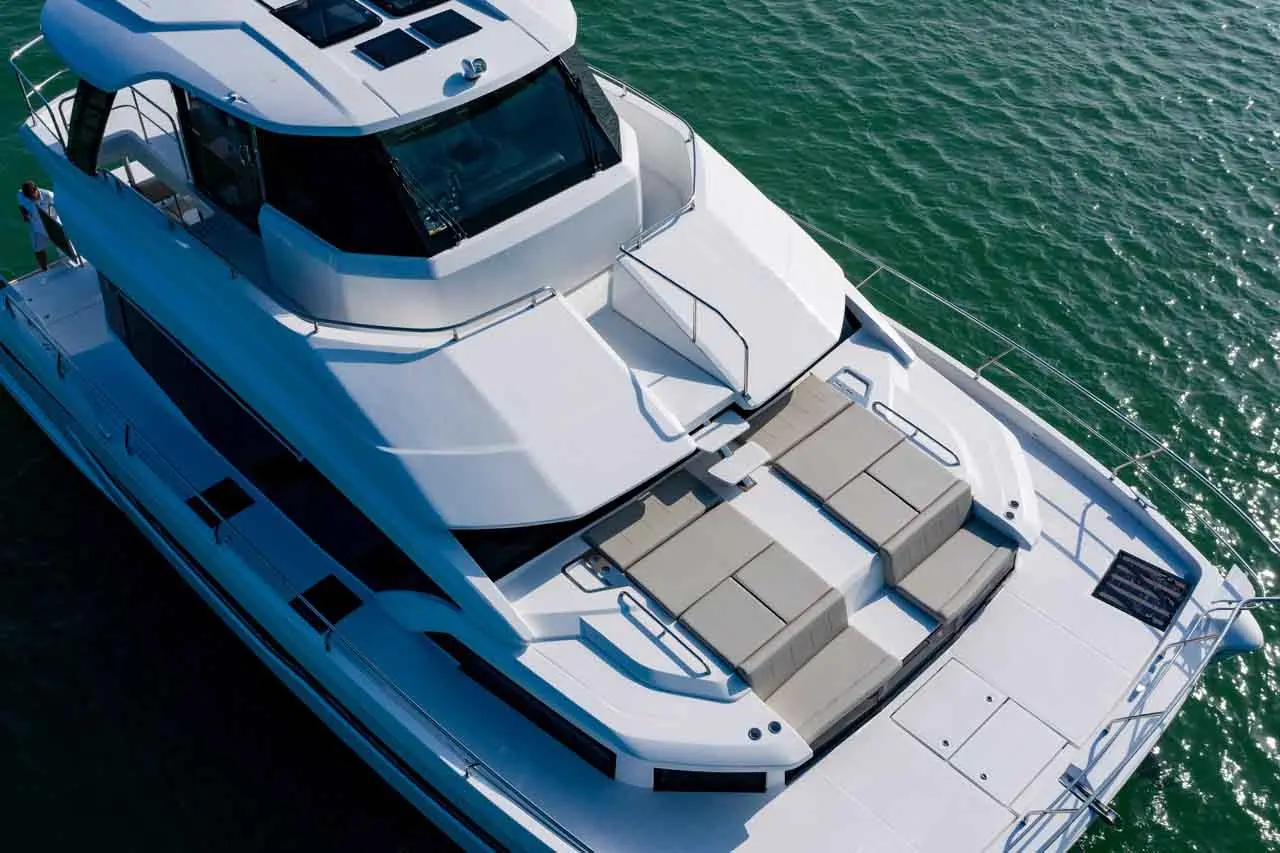 Aquila 54 Lifestyle image 7