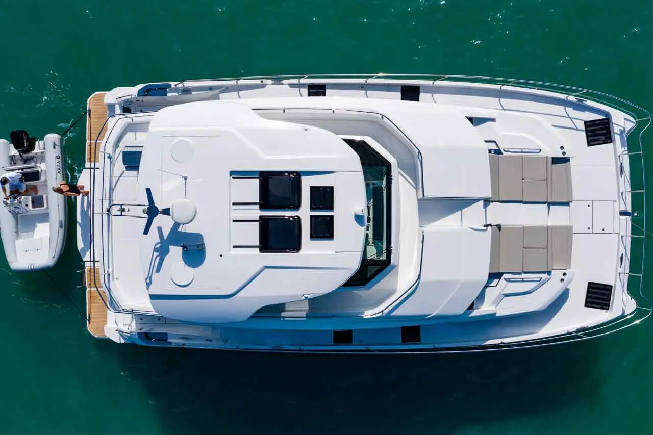 Aquila 54 Lifestyle image 8