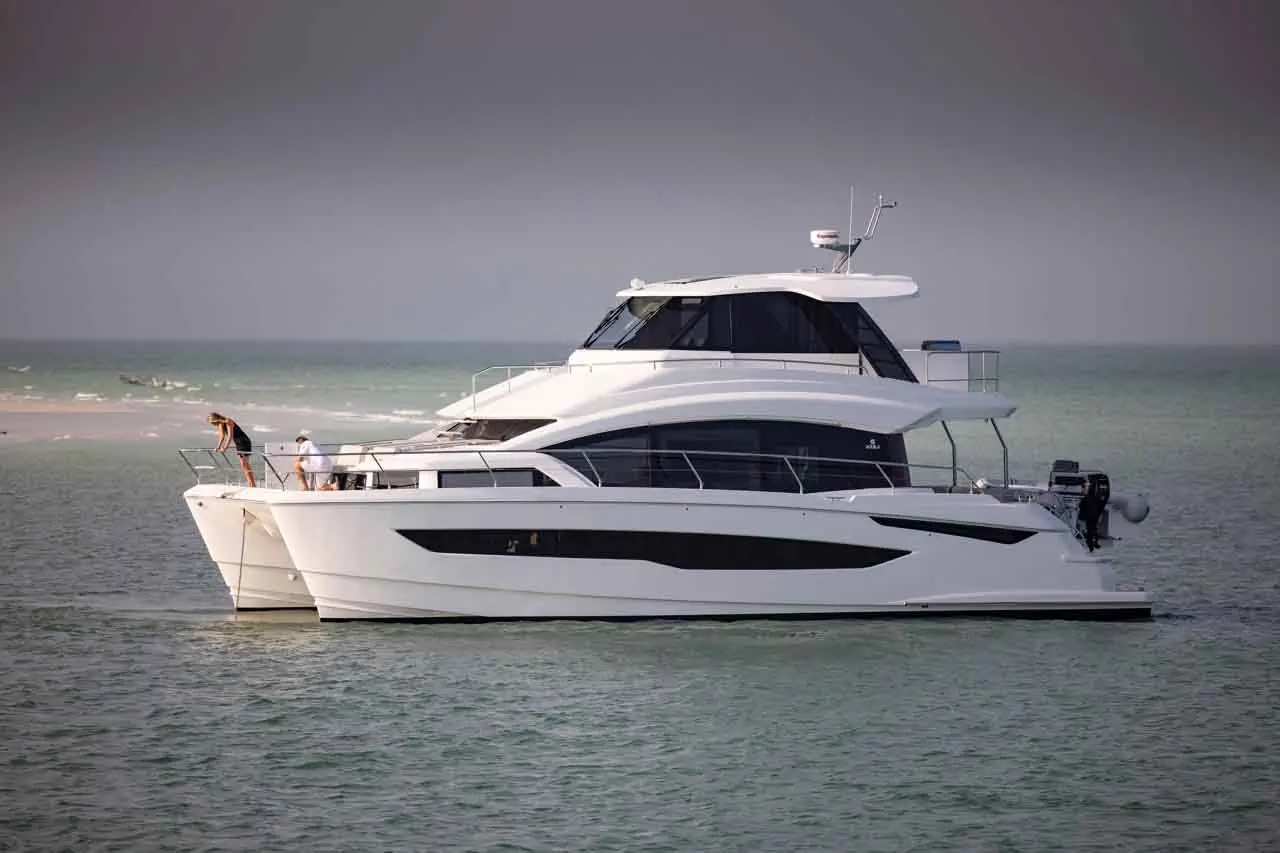 Aquila 54 Lifestyle image 12