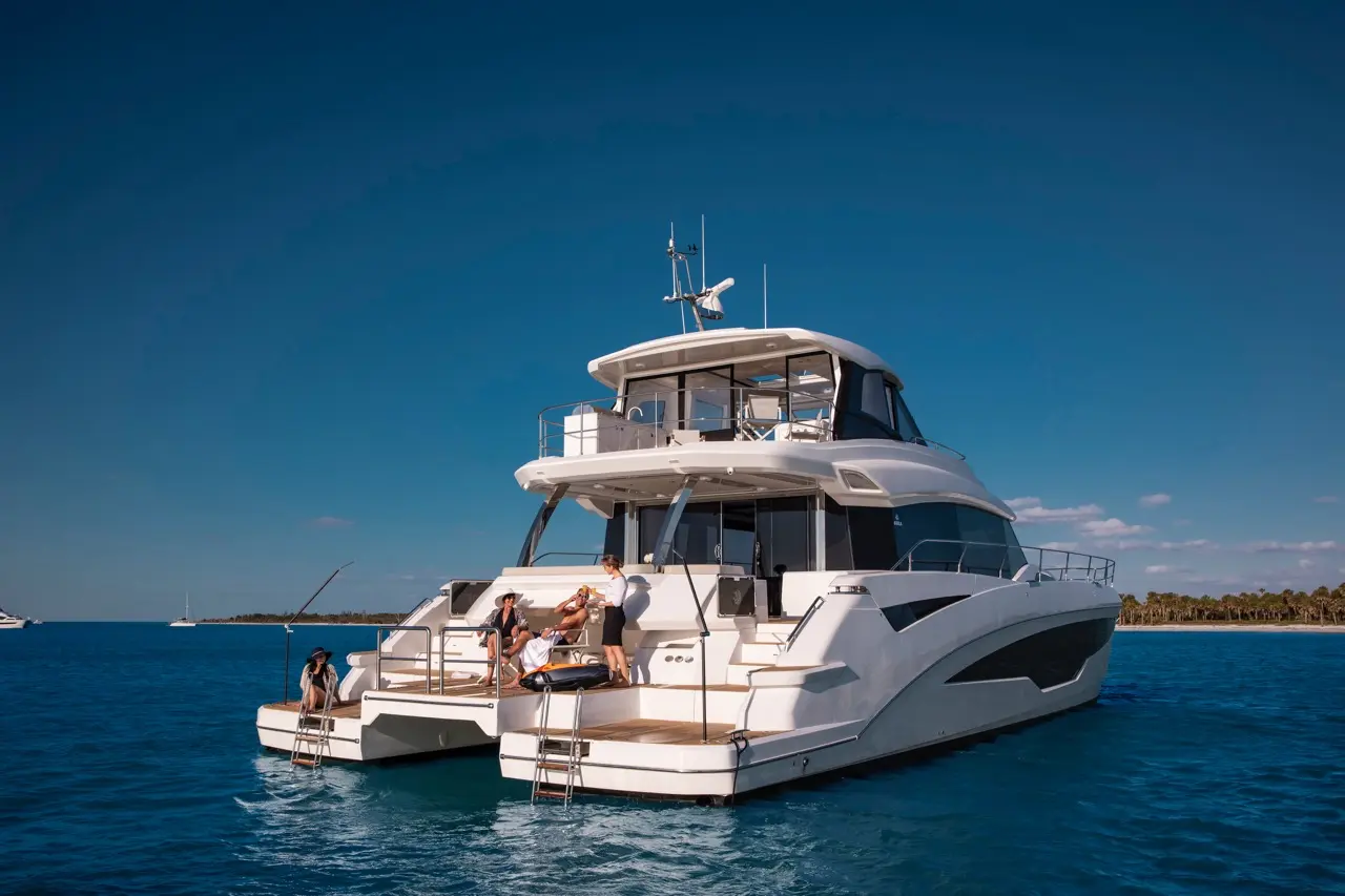 Aquila 70 Lifestyle image 11