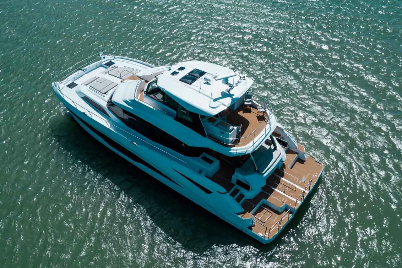 Aquila 70 External image 2