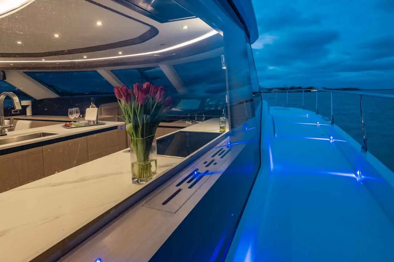 Aquila 70 External image 20