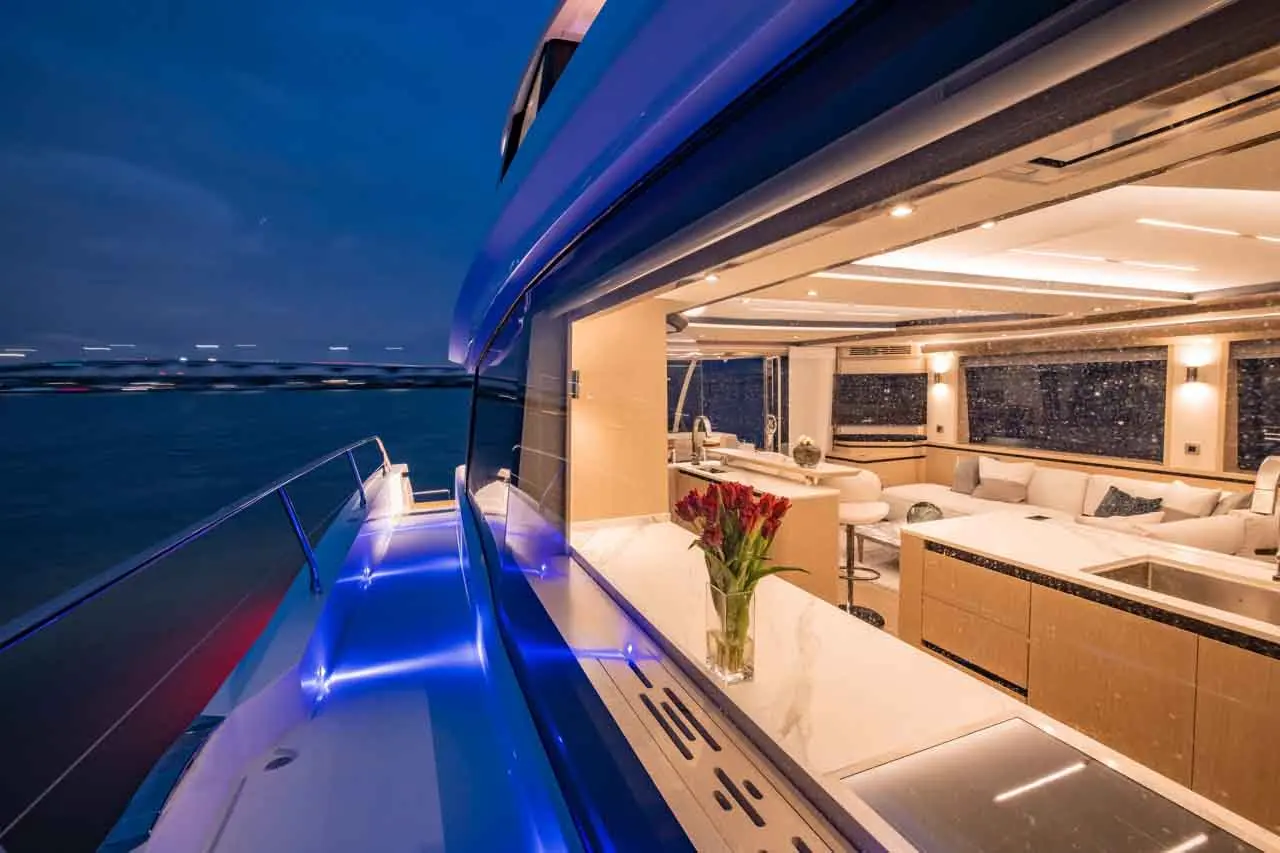 Aquila 70 External image 22