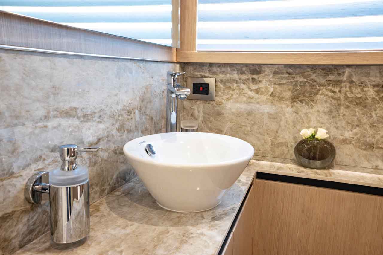 Aquila 70 Features image 9