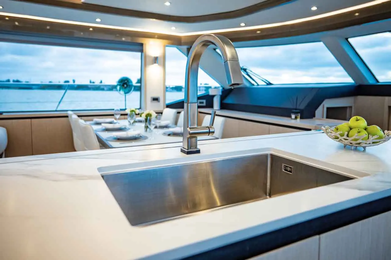 Aquila 70 Features image 12