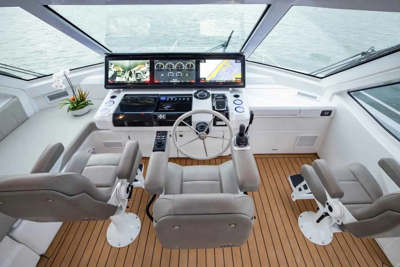 Aquila 70 Features image 16