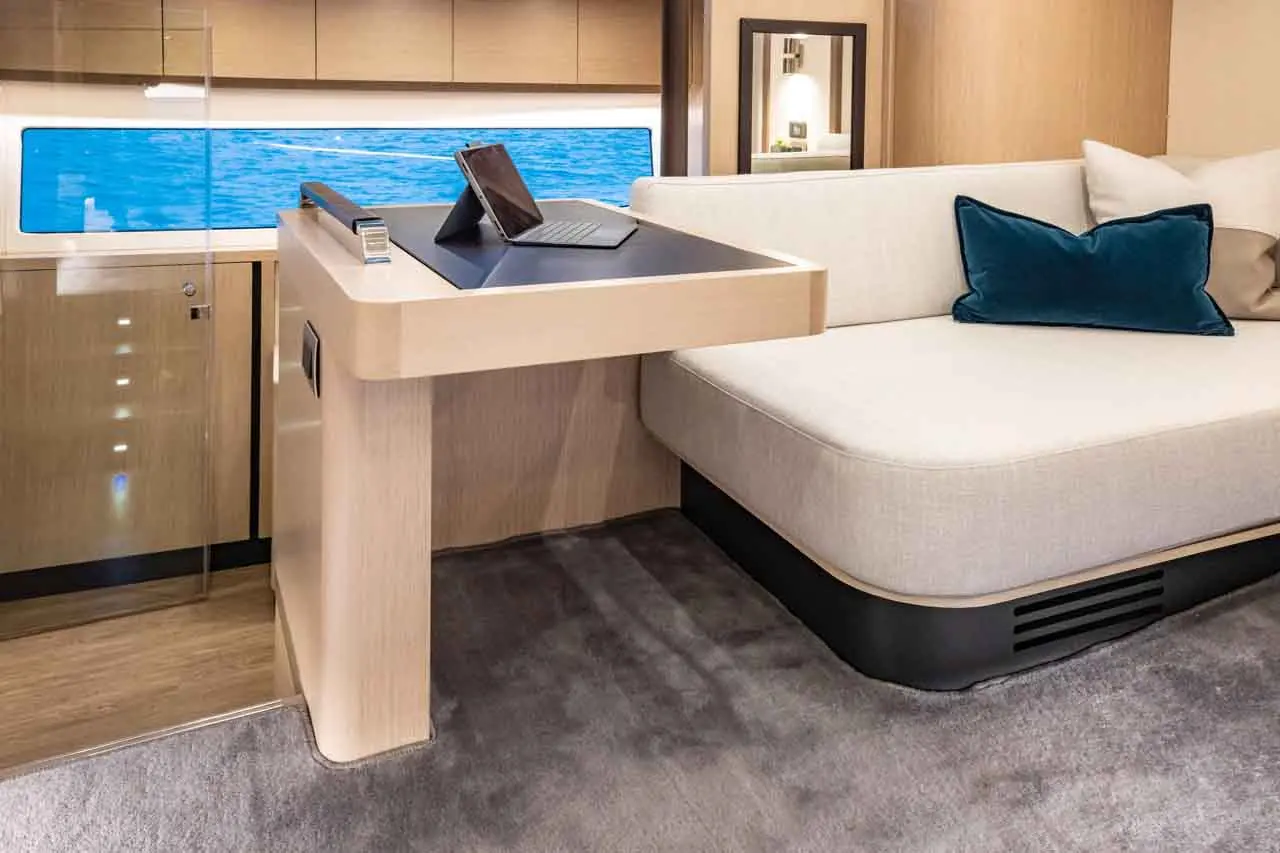 Aquila 70 Features image 18