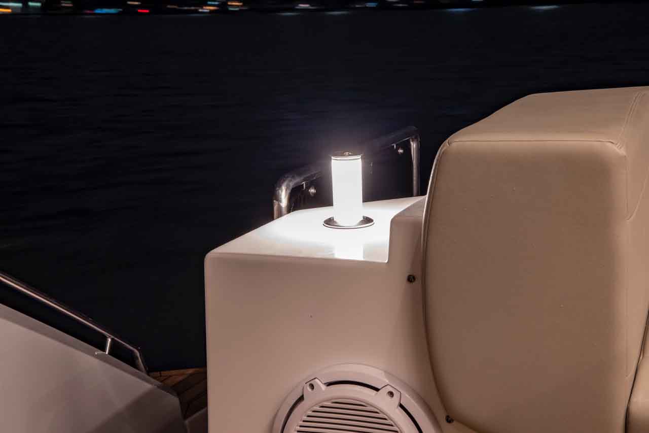 Aquila 70 Features image 20