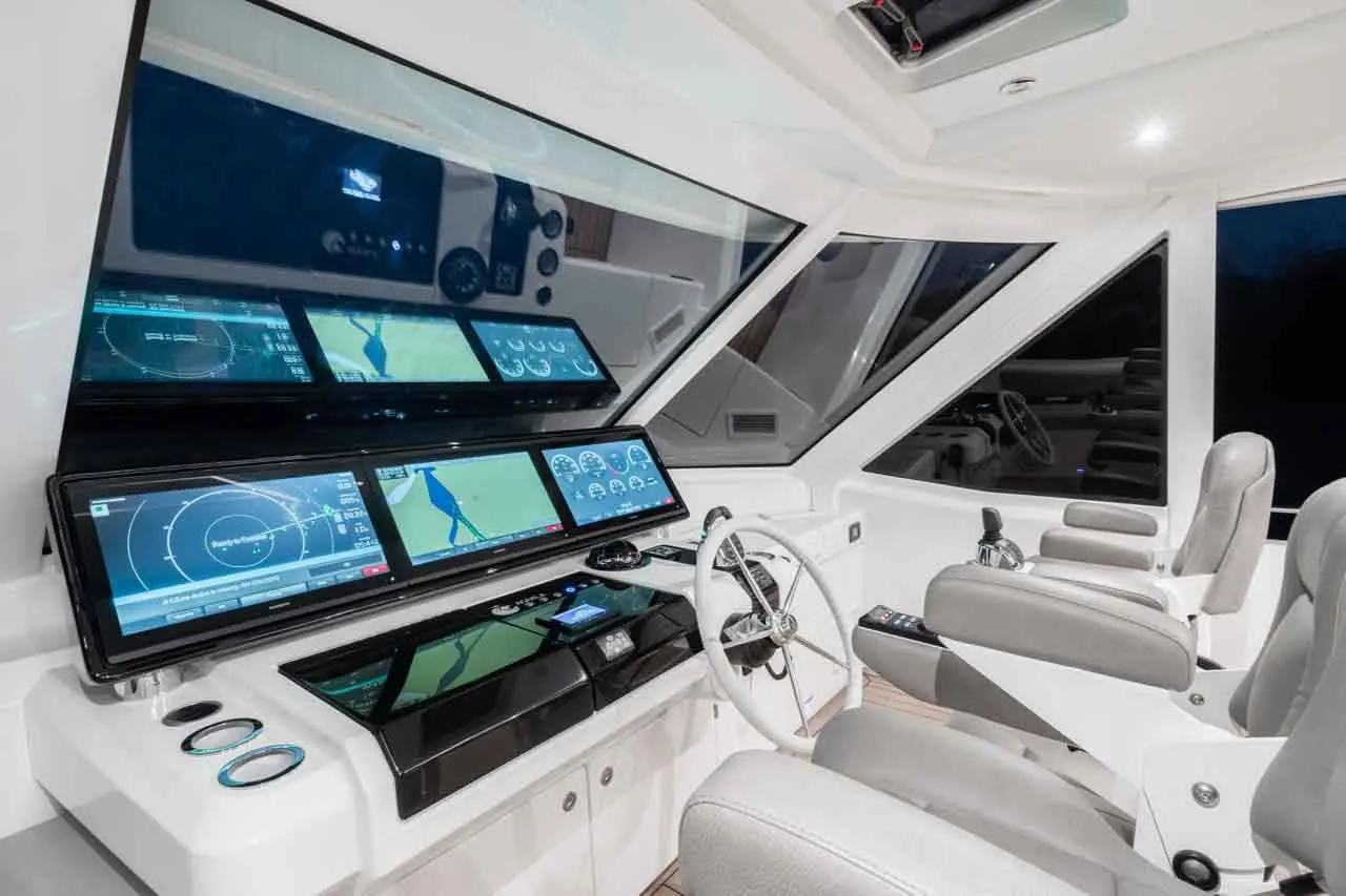 Aquila 70 Features image 21