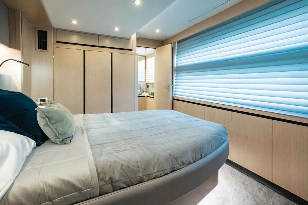 Aquila 70 Internal image 3