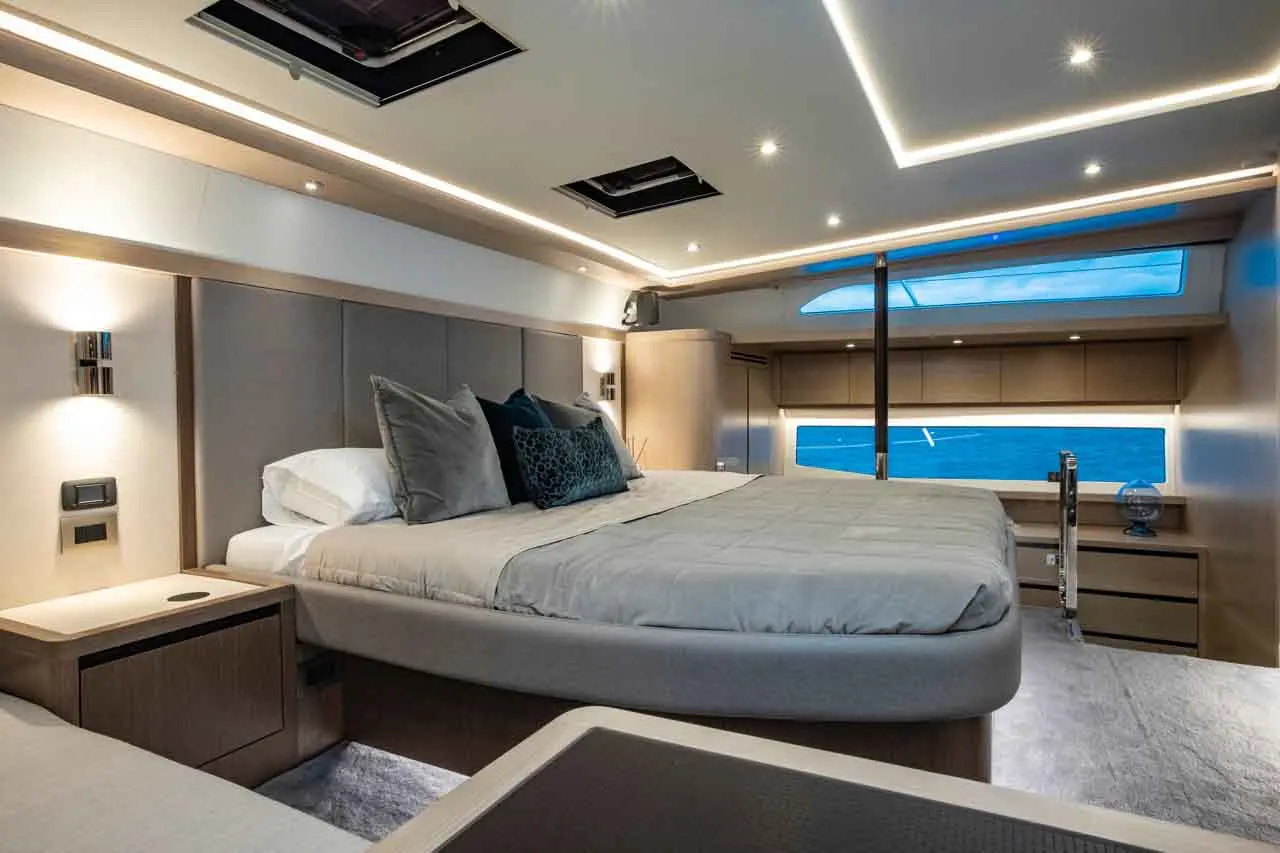 Aquila 70 Internal image 7