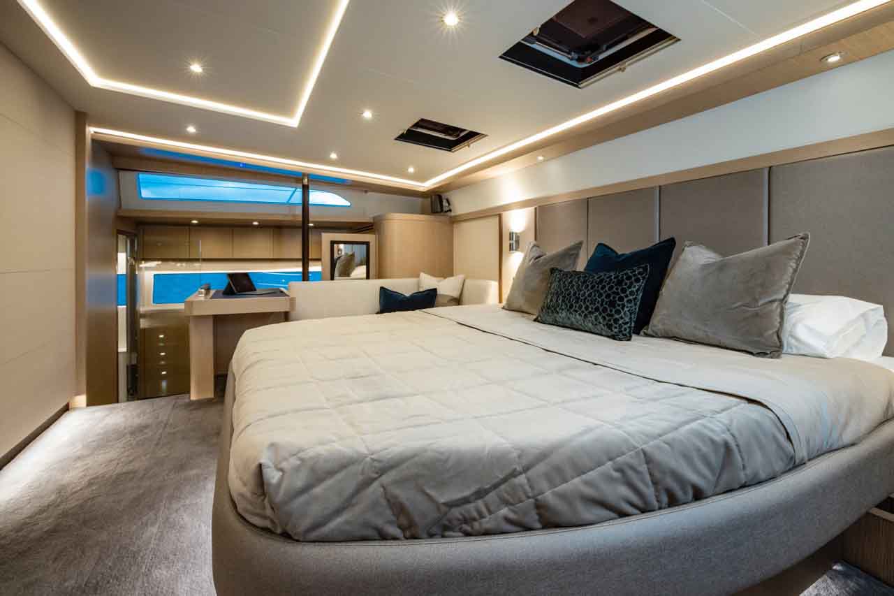 Aquila 70 Internal image 10