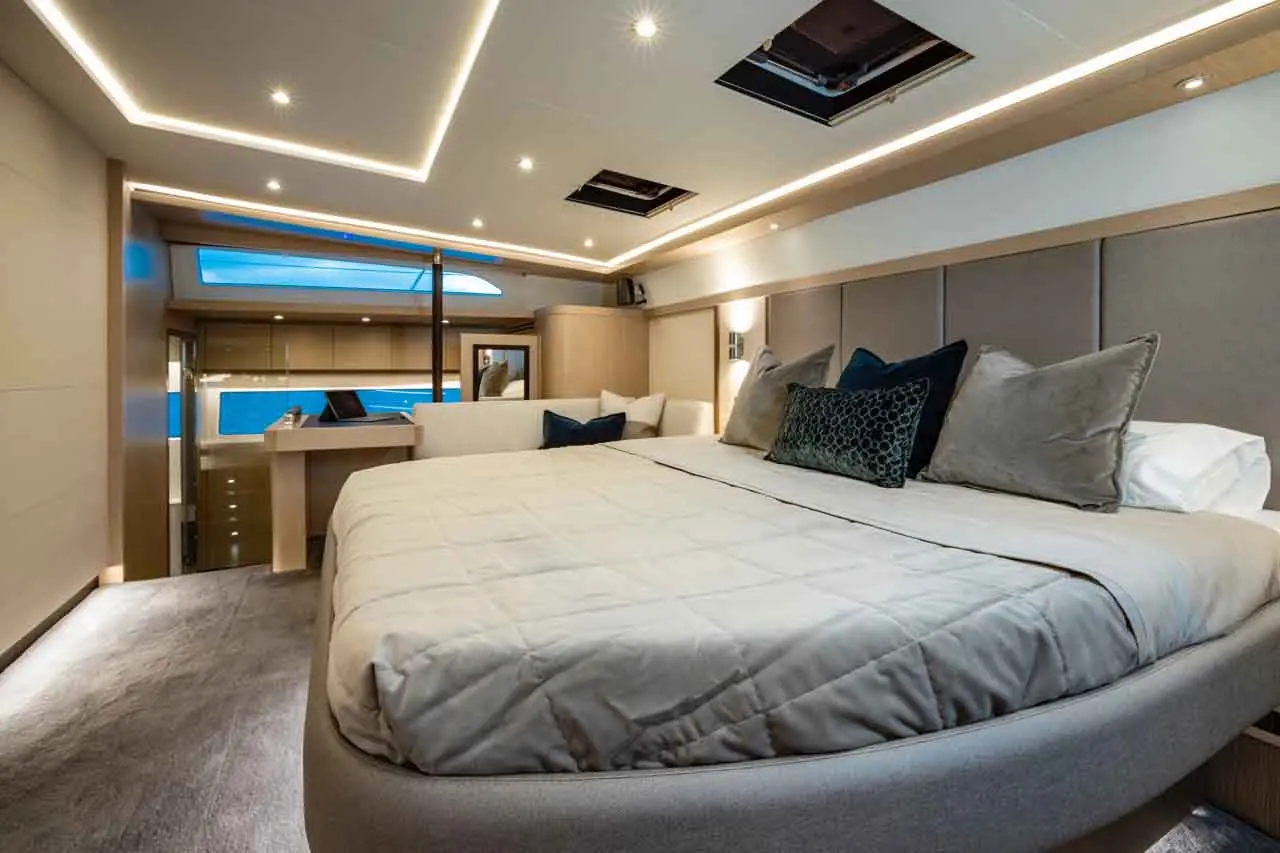 Aquila 70 Internal image 10