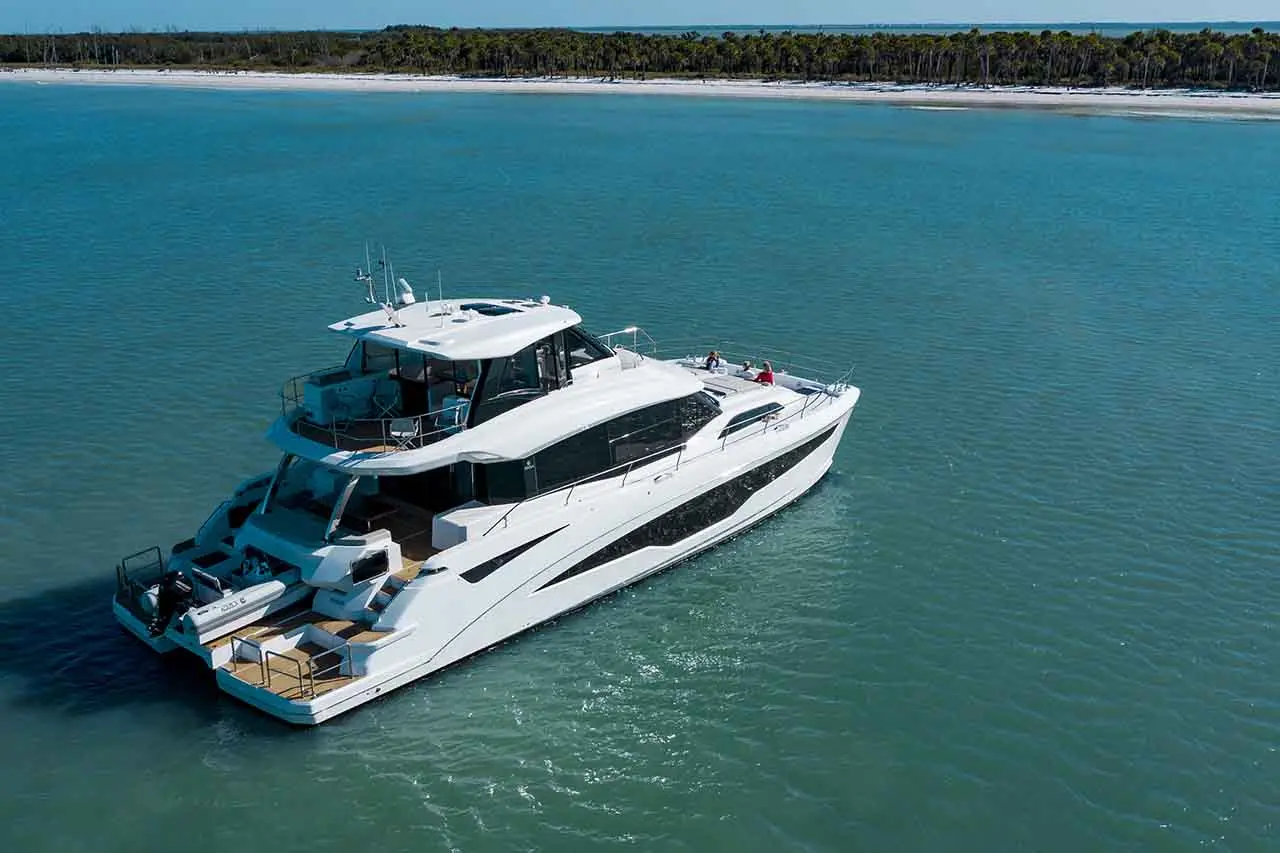 Aquila 70 Lifestyle image 2