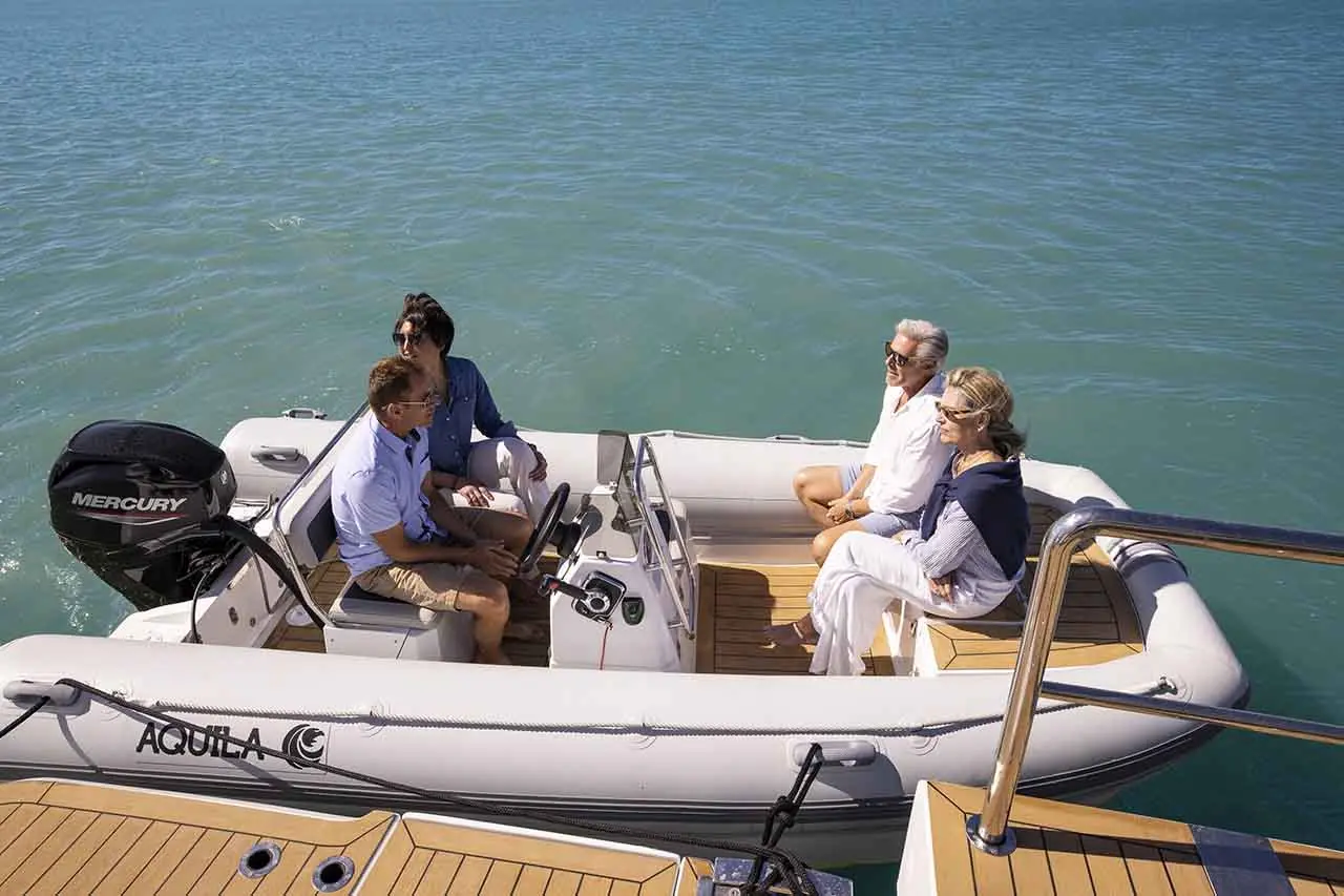 Aquila 70 Lifestyle image 18