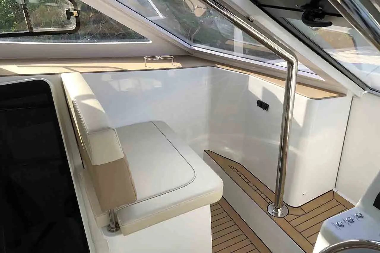Aquila 36E Internal image 6