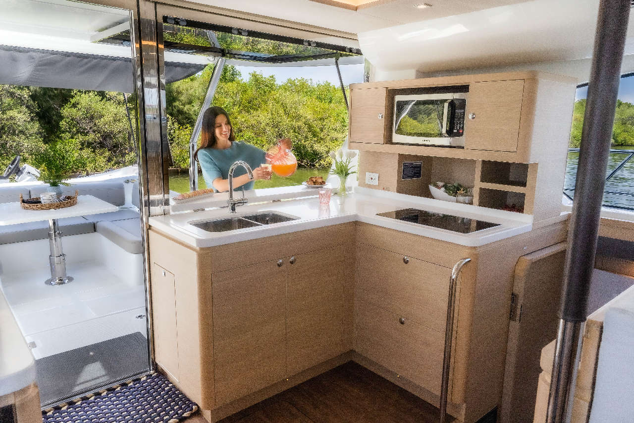 Aquila 44 Lifestyle image 36