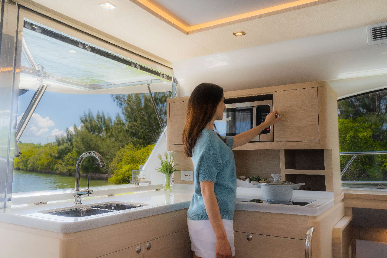 Aquila 44 Lifestyle image 38