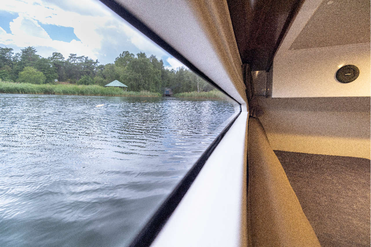 Aquador 300 HT Interior image 3
