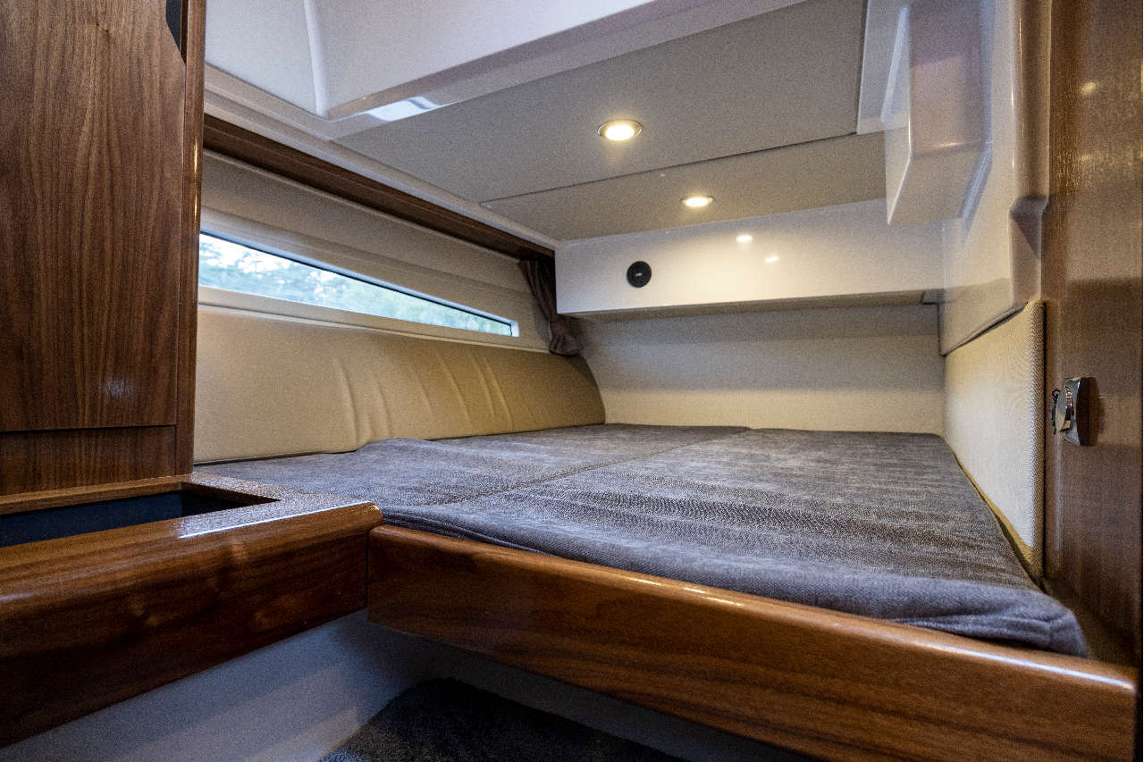 Aquador 300 HT Interior image 5