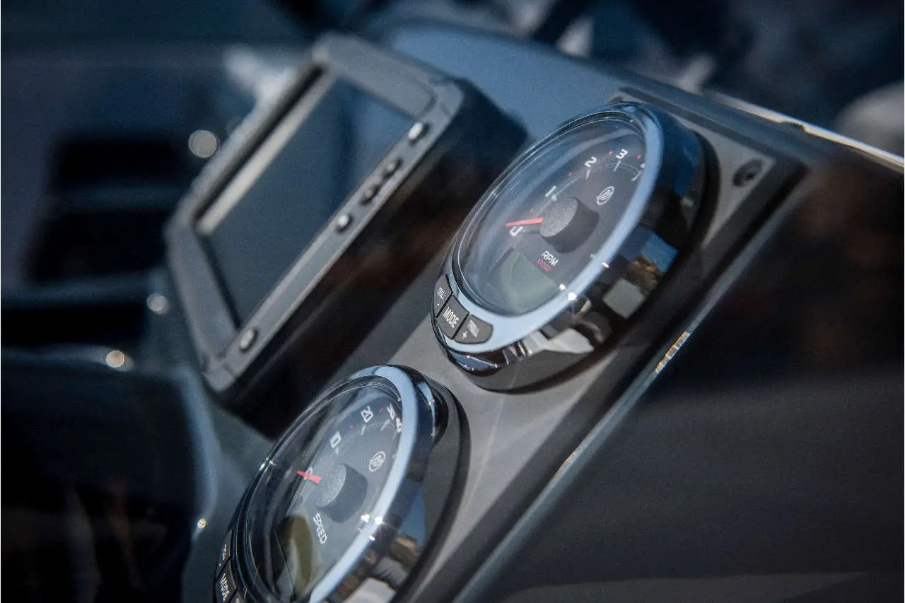 Falcon BR5 Interior image 5